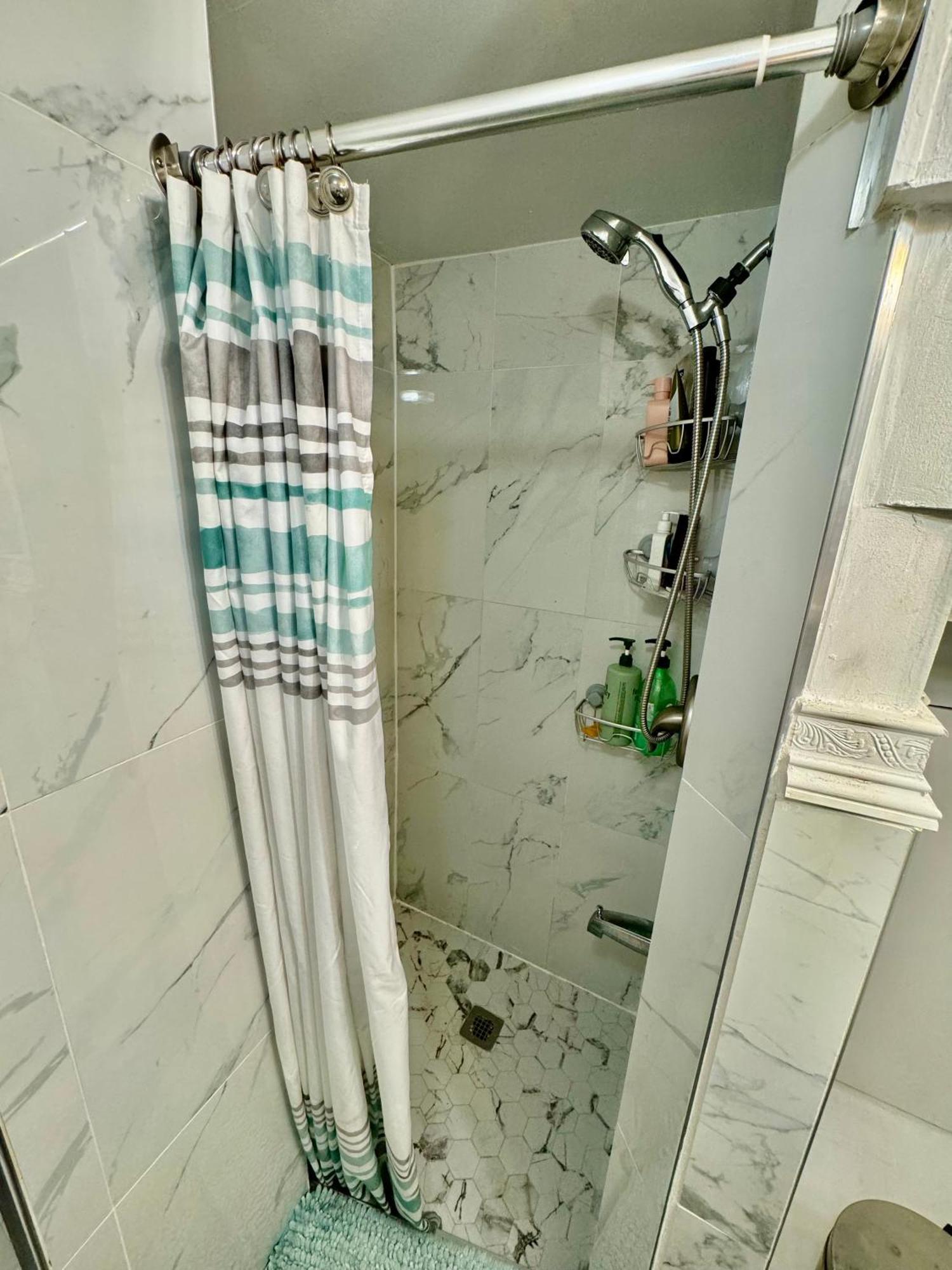 Tiny Private Room On The 1St Floor With Shared Bathroom Near Seatac Airport And Downtown Seattle Buitenkant foto