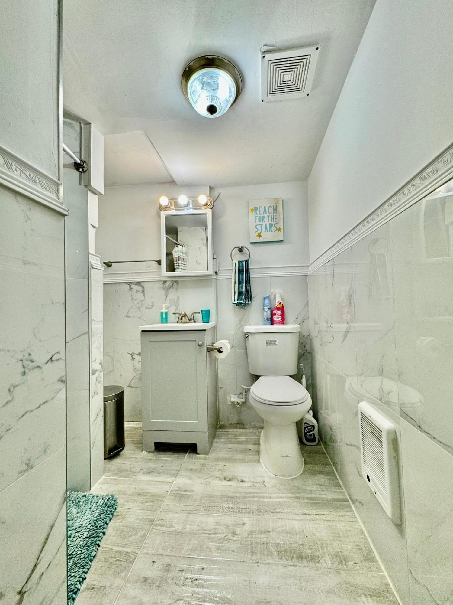 Tiny Private Room On The 1St Floor With Shared Bathroom Near Seatac Airport And Downtown Seattle Buitenkant foto